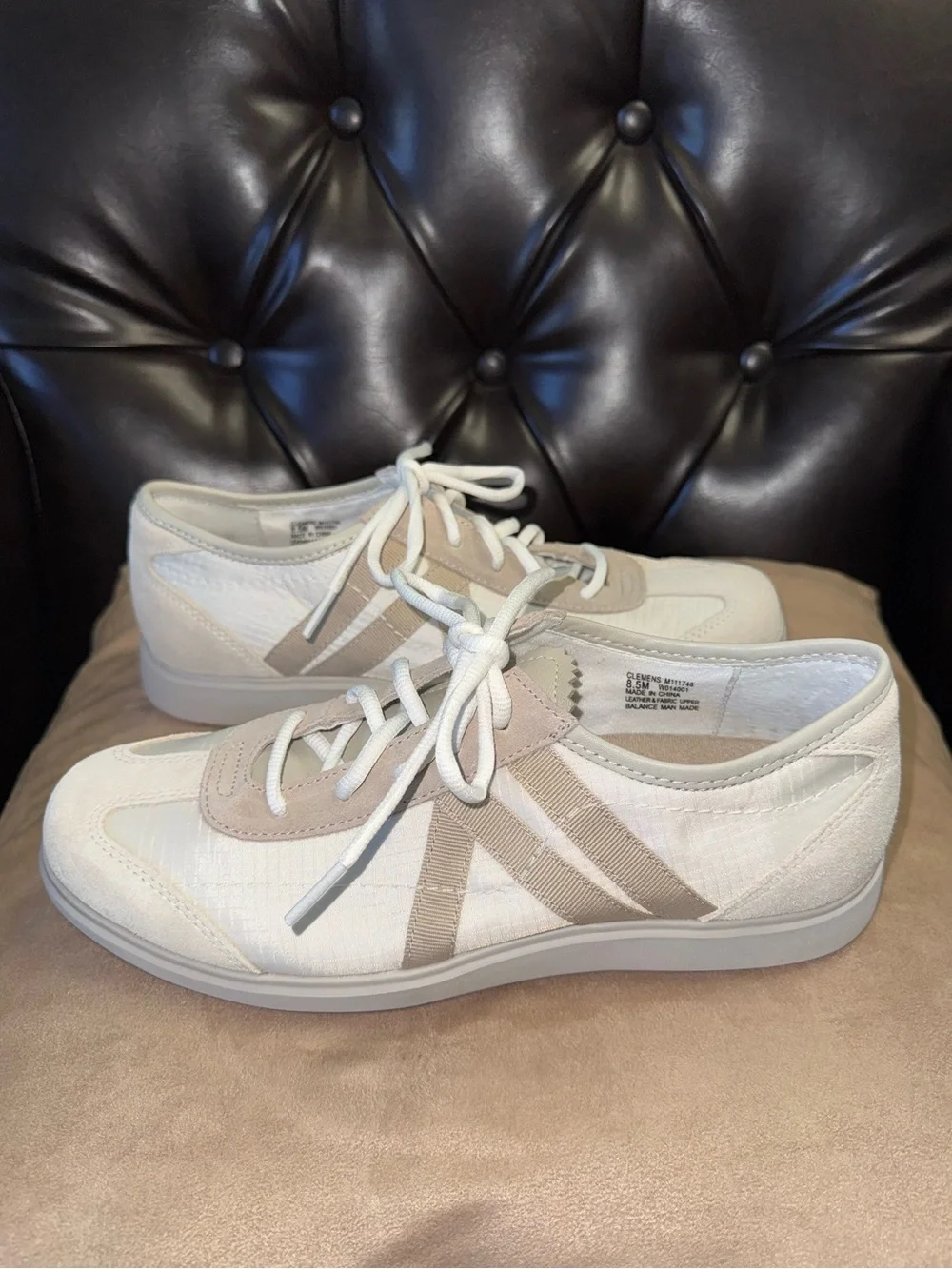 LIKE NEW ITALIAN  MUNRO BEIGE NEUTRAL COMBO SNEAKERS - SIZE 8.5